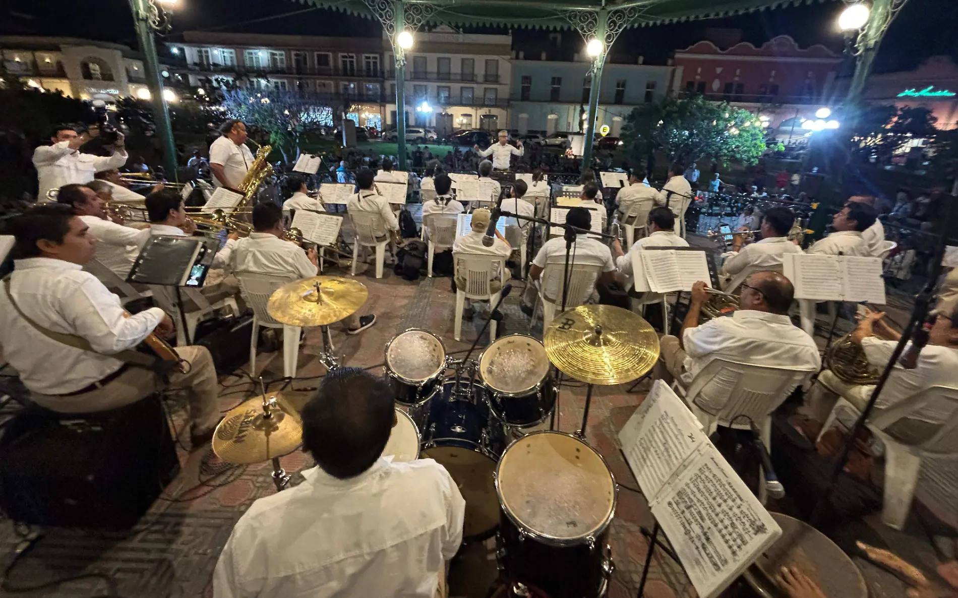 En la Plaza de Libertad, Banda Municipal de Tampico ofrece animado concierto Víctor de Sampedro (1)